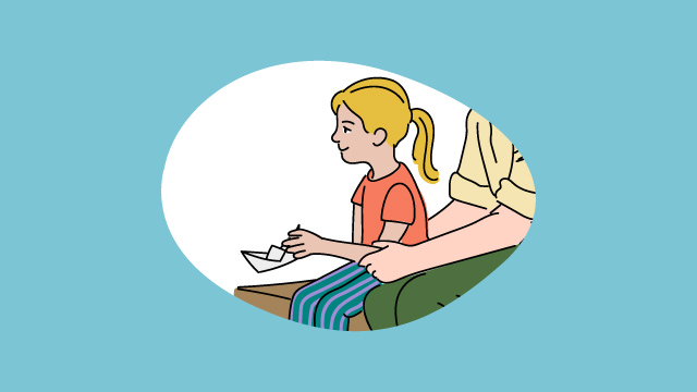 Illustration eines Mädchens, das einen Papierflieger in der Hand hält